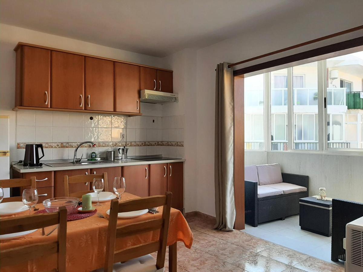 Perfectly Located Apartment With Pool Playa de las Américas Extérieur photo