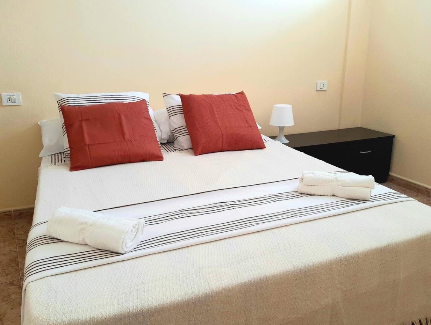 Perfectly Located Apartment With Pool Playa de las Américas Extérieur photo